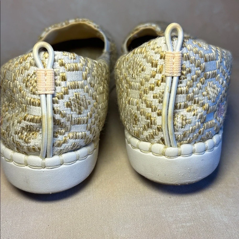 Clarks Cloudsteppers Gold/Tan and White Slip-On Shoes, sneakers, size 11